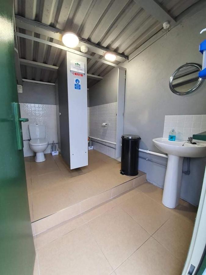 Hotel Gorse Hill Glamping à Newcastle  Extérieur photo