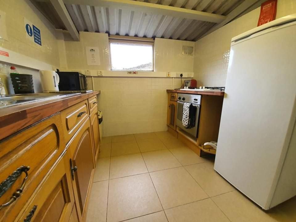 Hotel Gorse Hill Glamping à Newcastle  Extérieur photo
